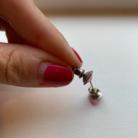 Pale pink diamond solitaire stud earrings - Picture 6 of 8